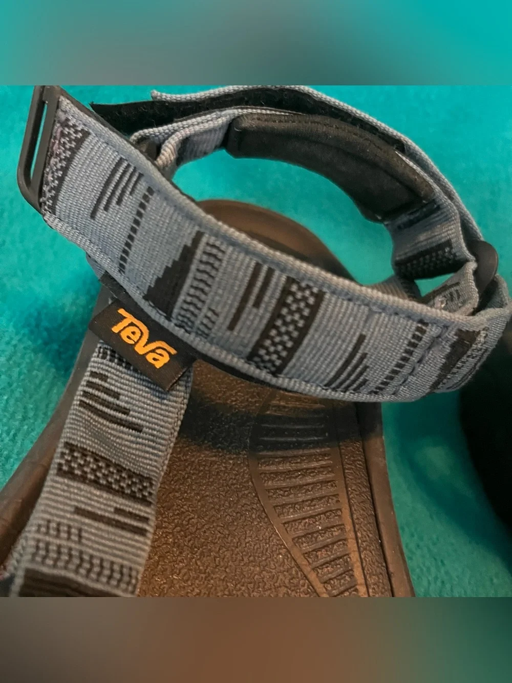 Teva Men’s Hurricane XLT3 Black Sandals with Gray Patterned Straps Sz 6